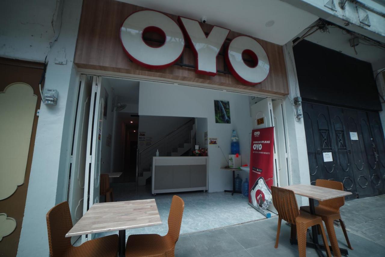 Oyo 90830 Multatuli Guest House Medan Extérieur photo