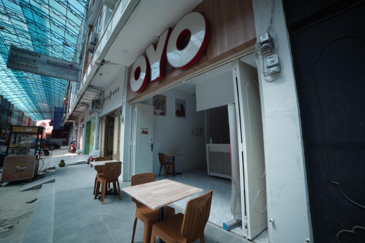 Oyo 90830 Multatuli Guest House Medan Extérieur photo