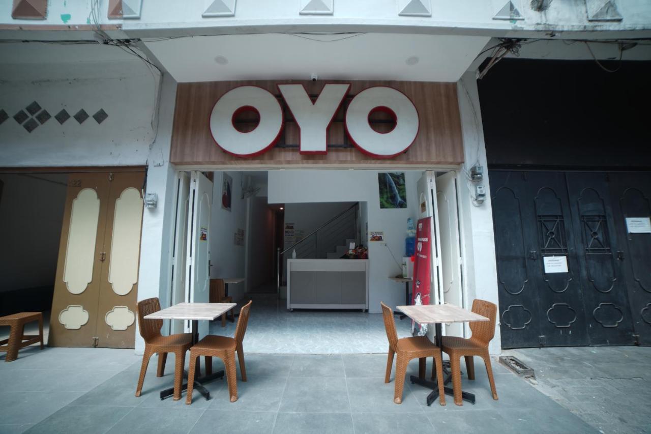 Oyo 90830 Multatuli Guest House Medan Extérieur photo