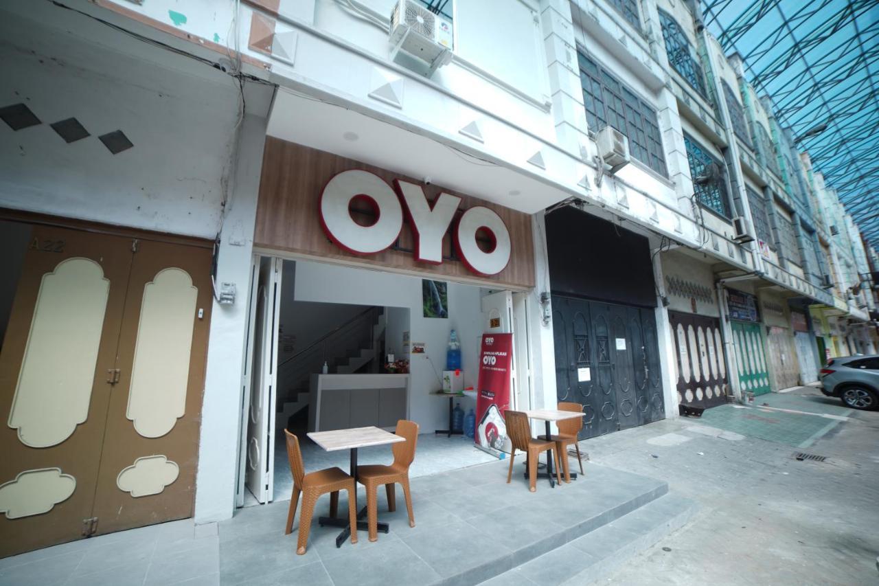Oyo 90830 Multatuli Guest House Medan Extérieur photo