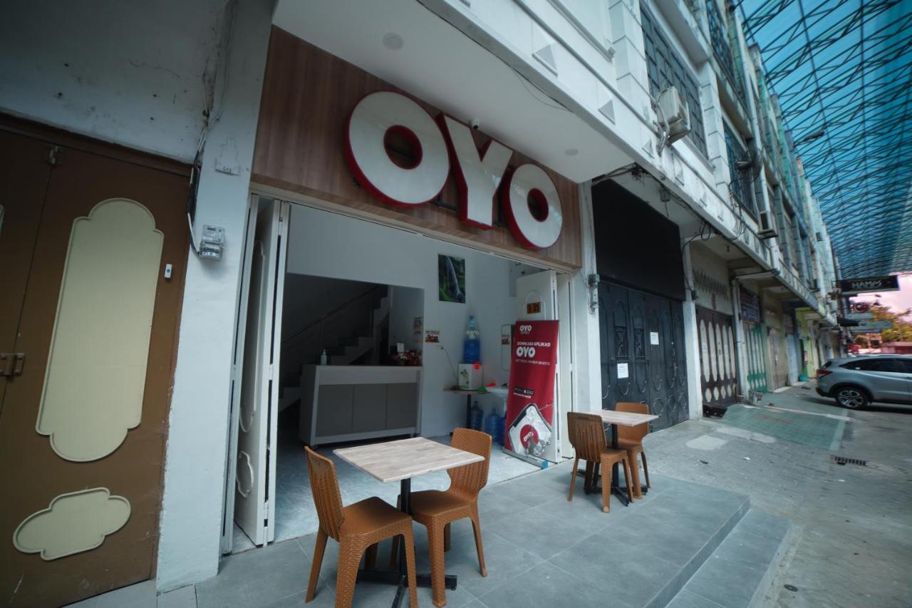 Oyo 90830 Multatuli Guest House Medan Extérieur photo