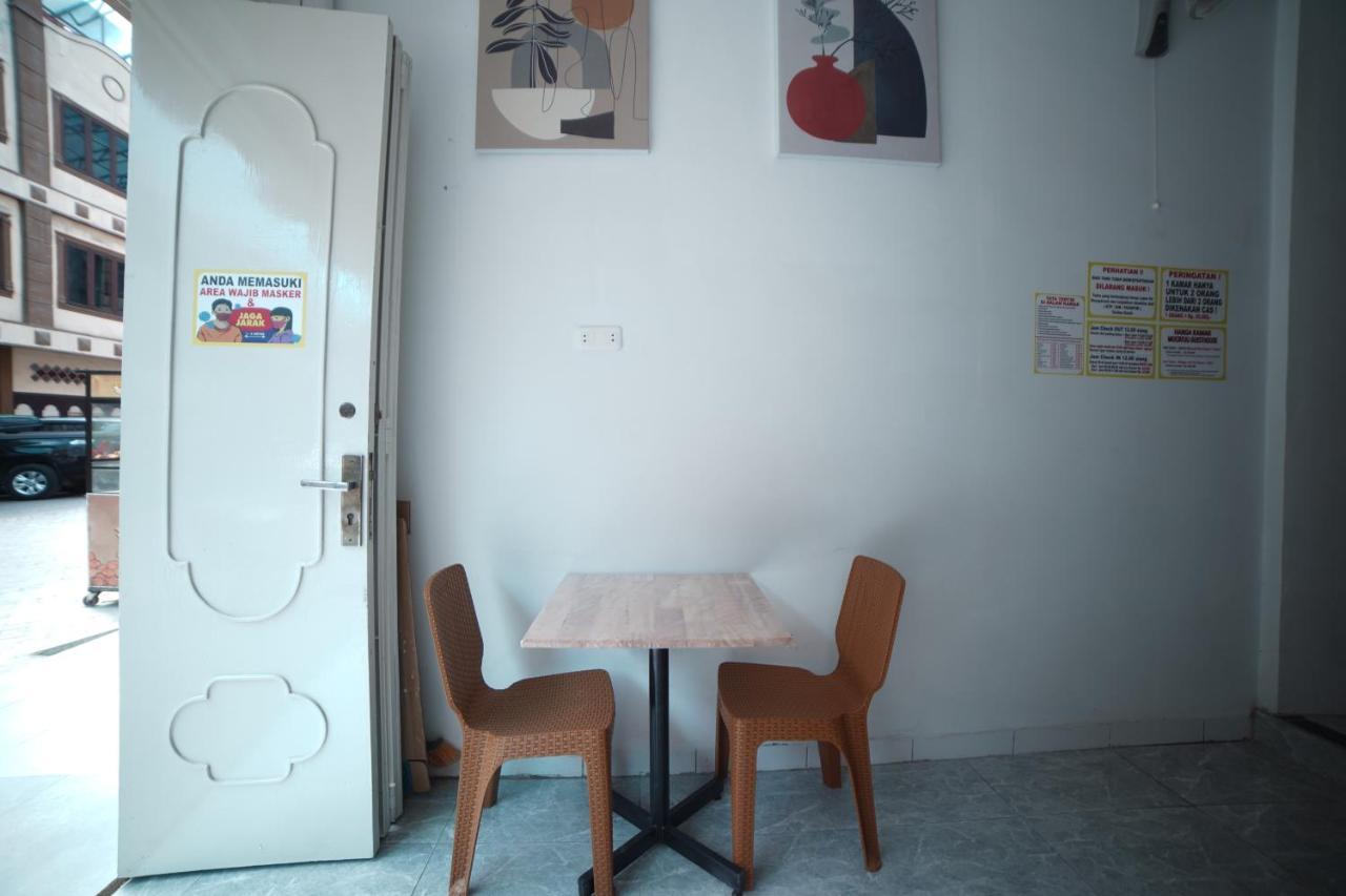 Oyo 90830 Multatuli Guest House Medan Extérieur photo