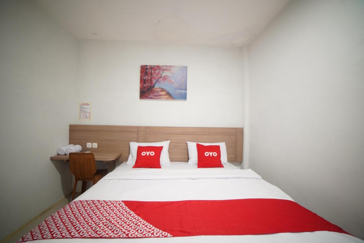 Oyo 90830 Multatuli Guest House Medan Extérieur photo