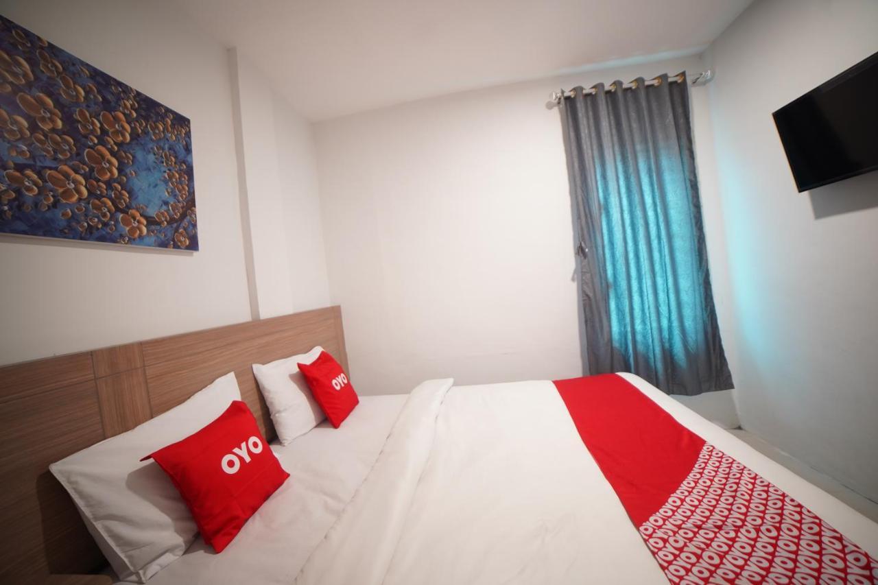Oyo 90830 Multatuli Guest House Medan Extérieur photo