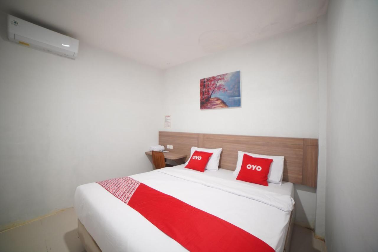 Oyo 90830 Multatuli Guest House Medan Extérieur photo