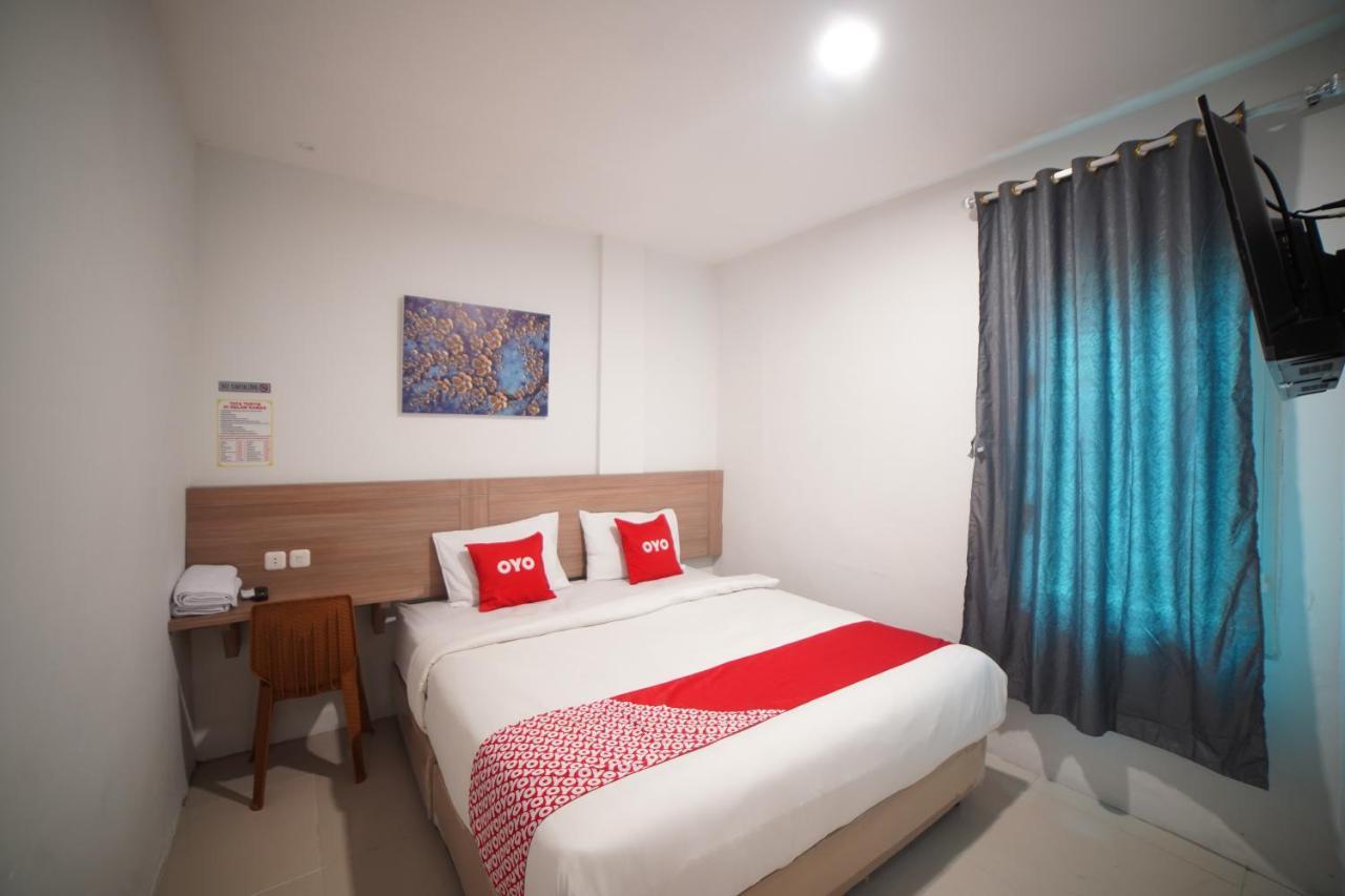 Oyo 90830 Multatuli Guest House Medan Extérieur photo