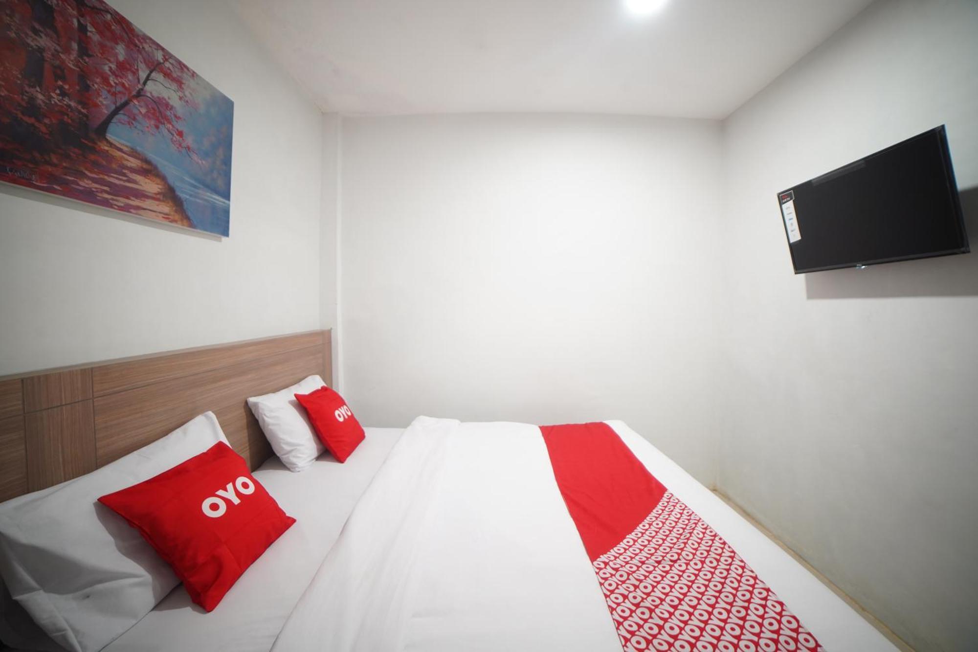 Oyo 90830 Multatuli Guest House Medan Extérieur photo